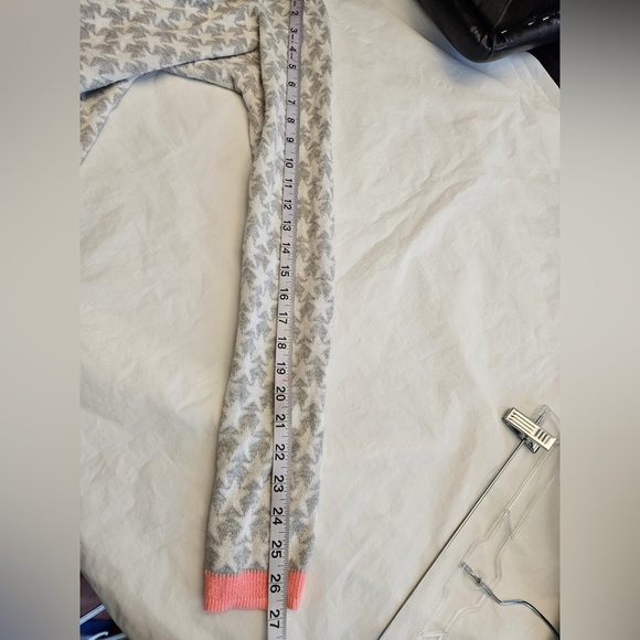 Cat & Jack Girl Sweater
M 14/16
In great condition
Measurements in pictures - Picture 10 of 11